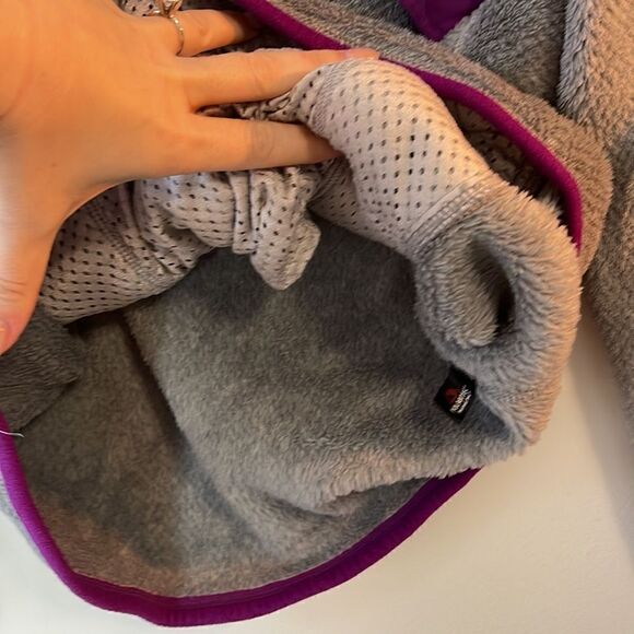 EUC Patagonia Synchilla Retool Gray and Purple Snap Button Pullover Small - Picture 9 of 12